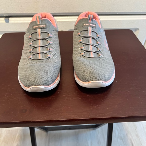 Skechers Summits memory foam machine washable women's tennis shoes Size 9 - Picture 1 of 14